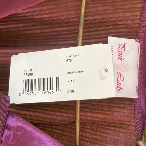 Luxurious pyjama 2 piece set💜 - Picture 9 of 9